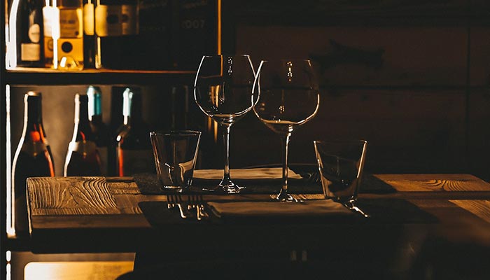 Cena al buio allo Chalet
